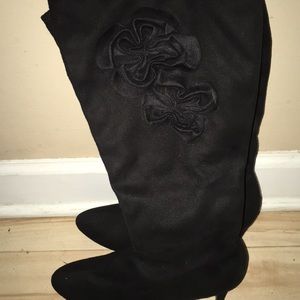 🌸NEW Velvet Heart boots